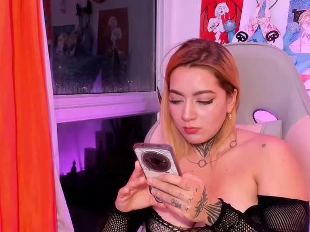 sweetavi on BongaCams 