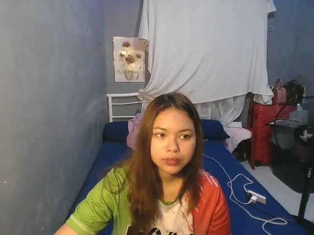 Offline sweetiepiee on BongaCams