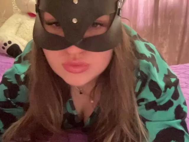 Freechat SweetStrawberry1 on BongaCams