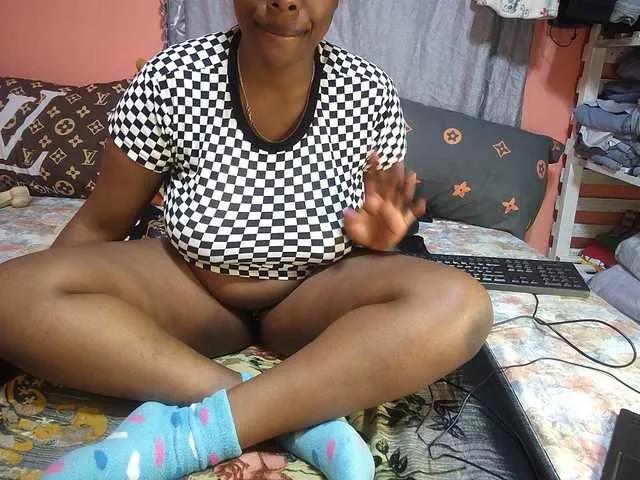 Thicksoraya on BongaCams 