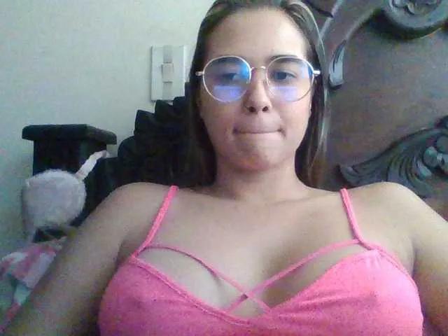 trianabell on BongaCams