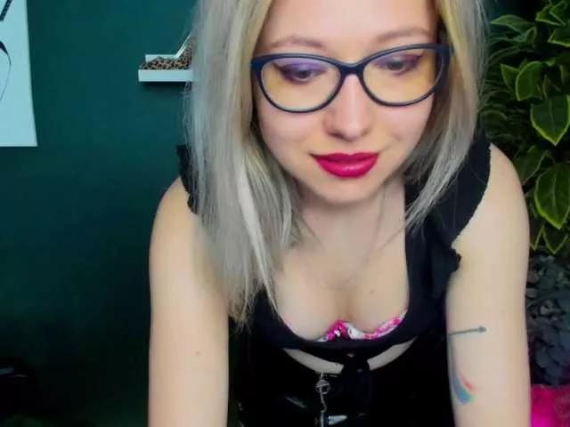 xxHeidiLove on BongaCams 