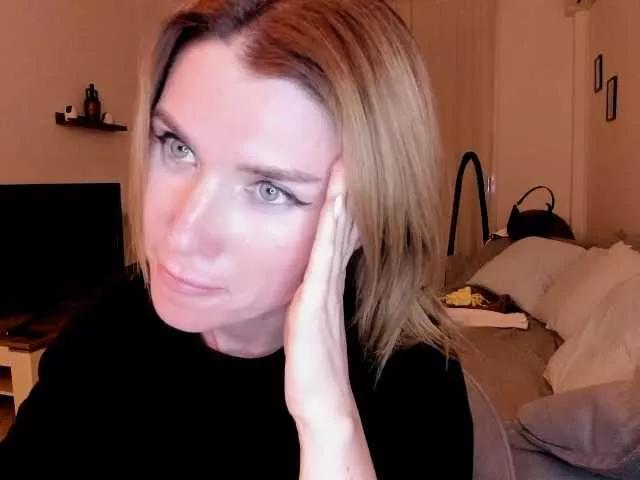 ZoiKissy on BongaCams 