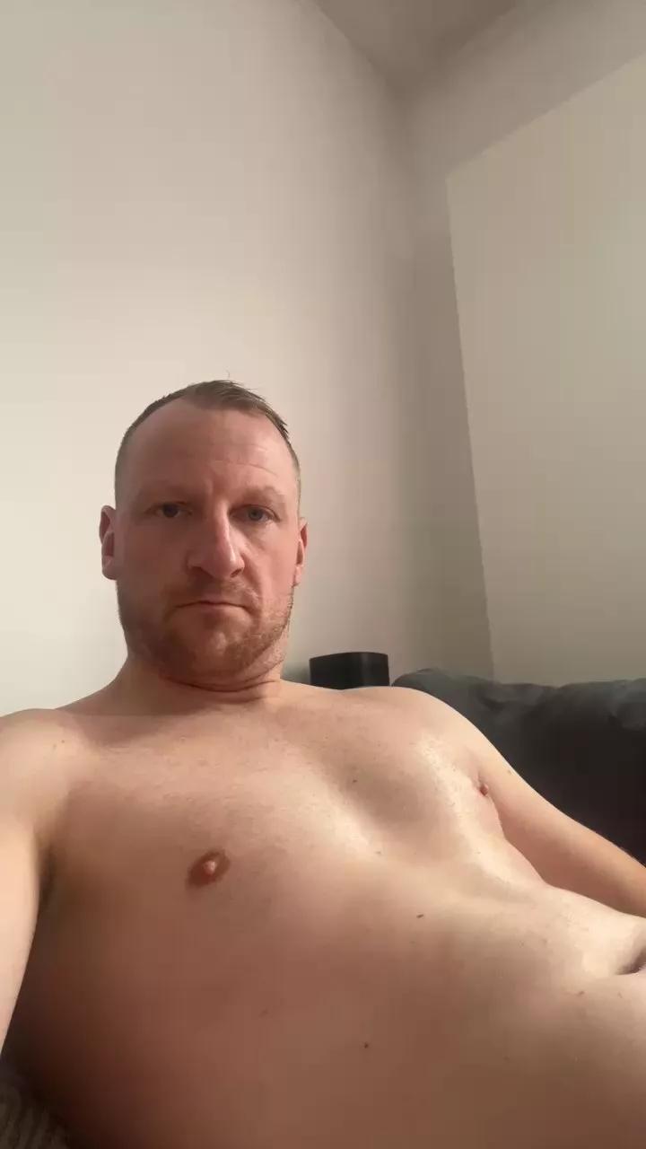 adig12001 on Cam4 