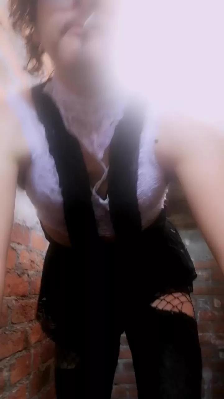 AliLuna_Dollsex on Cam4 