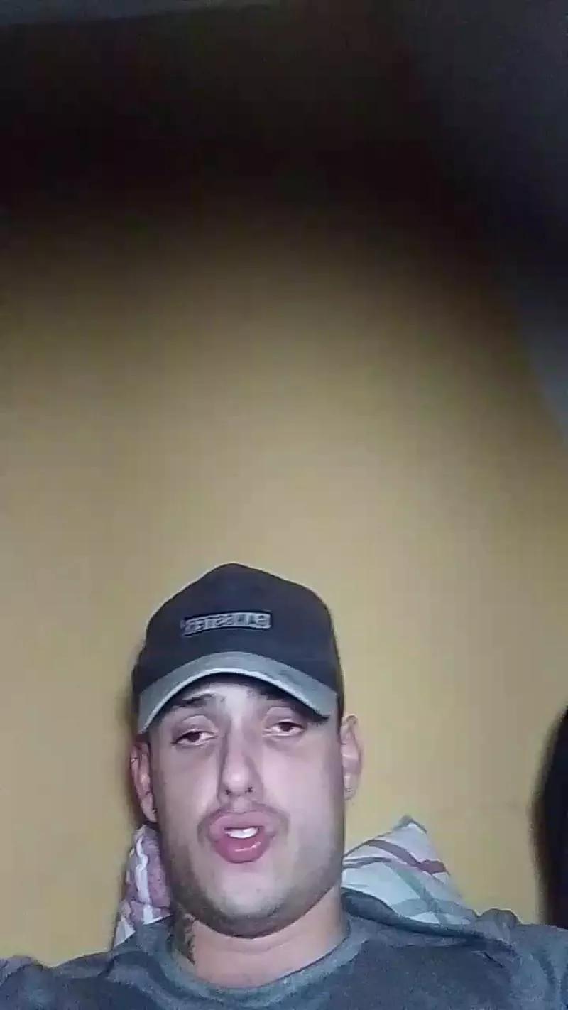 andrestechha on Cam4 