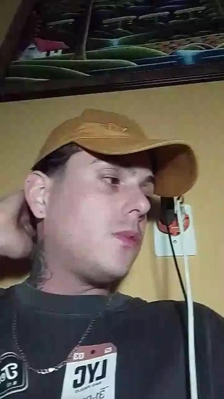 andrestechha on Cam4 