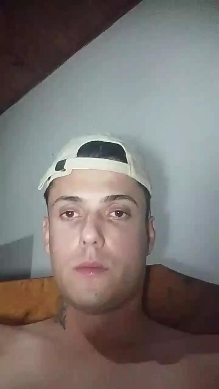 andrestechha on Cam4 