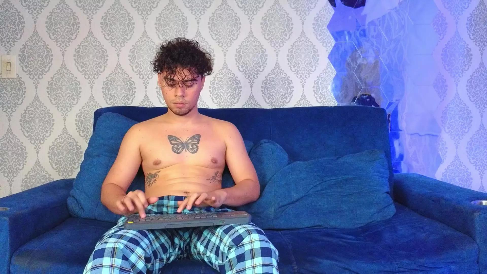 Angel_boyy2 on Cam4 