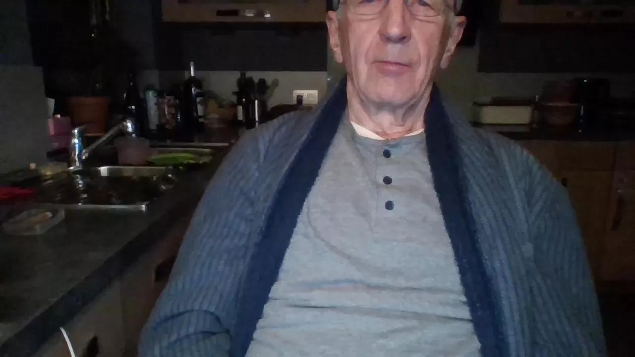 apijo54 on Cam4 
