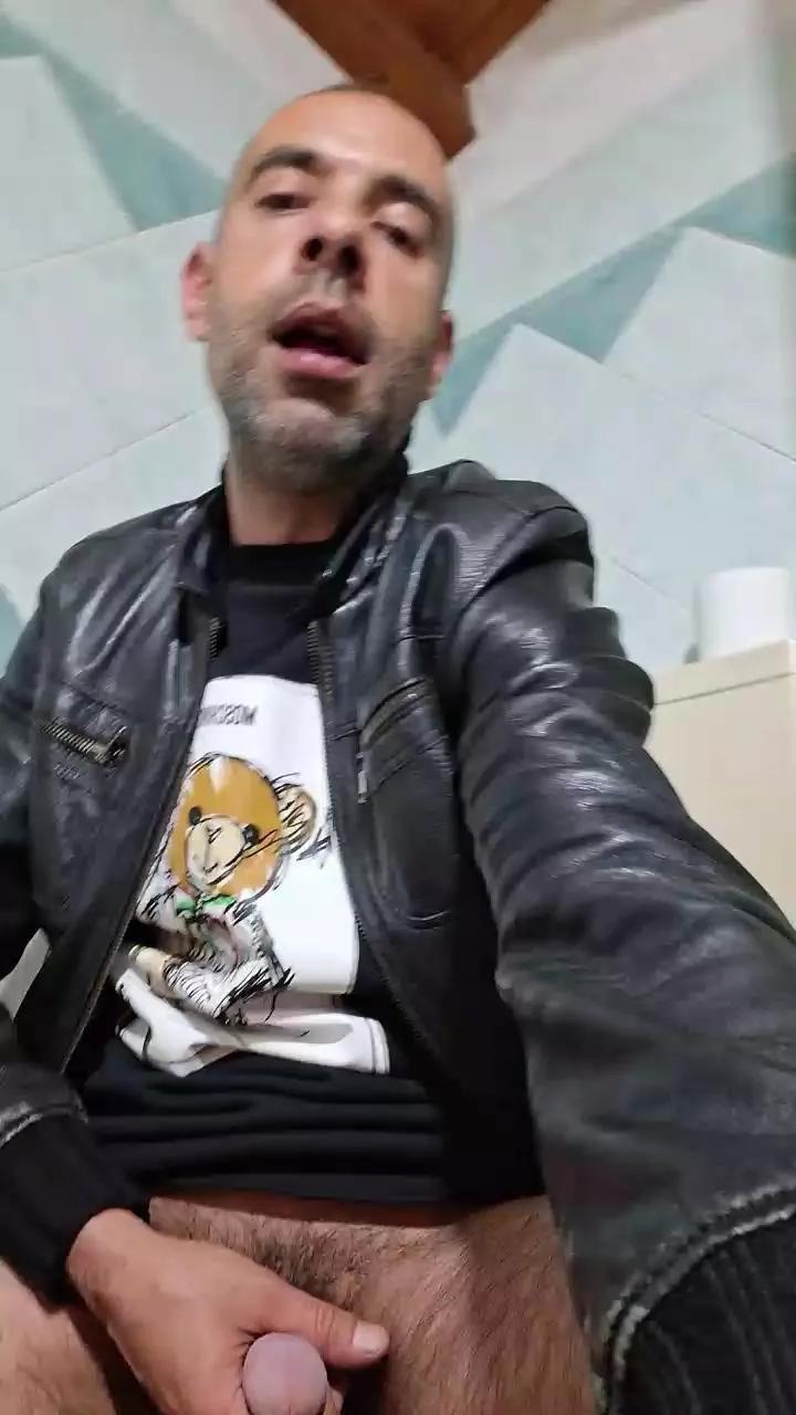 Arrettu87 on Cam4 