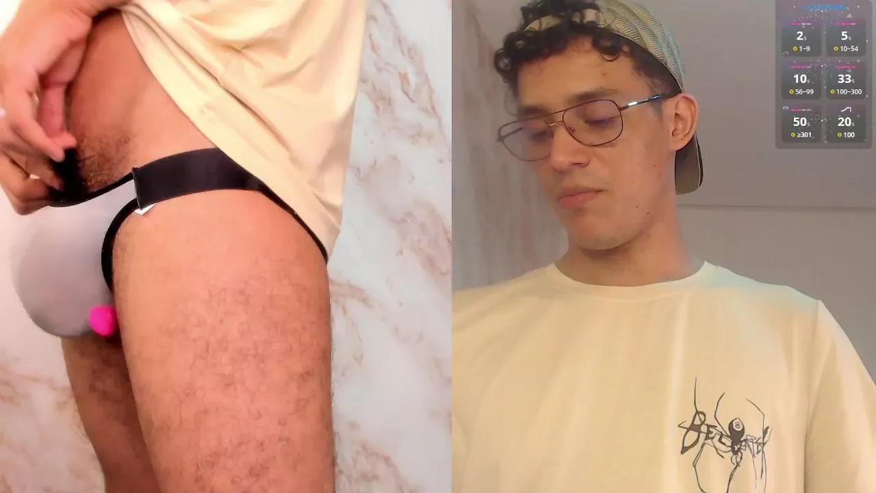 AxelFoul_ on Cam4 