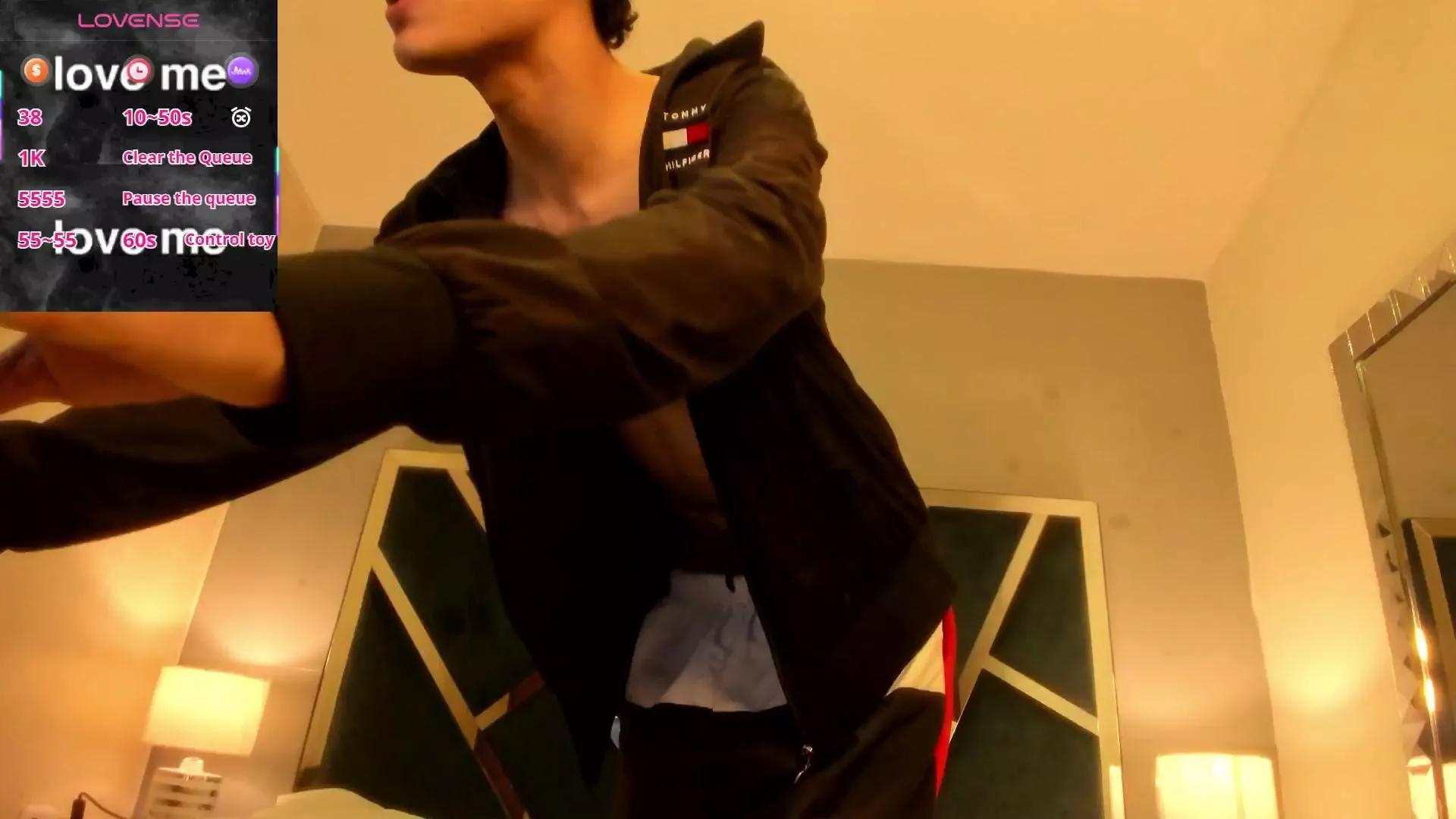 AxelFoul_ on Cam4 