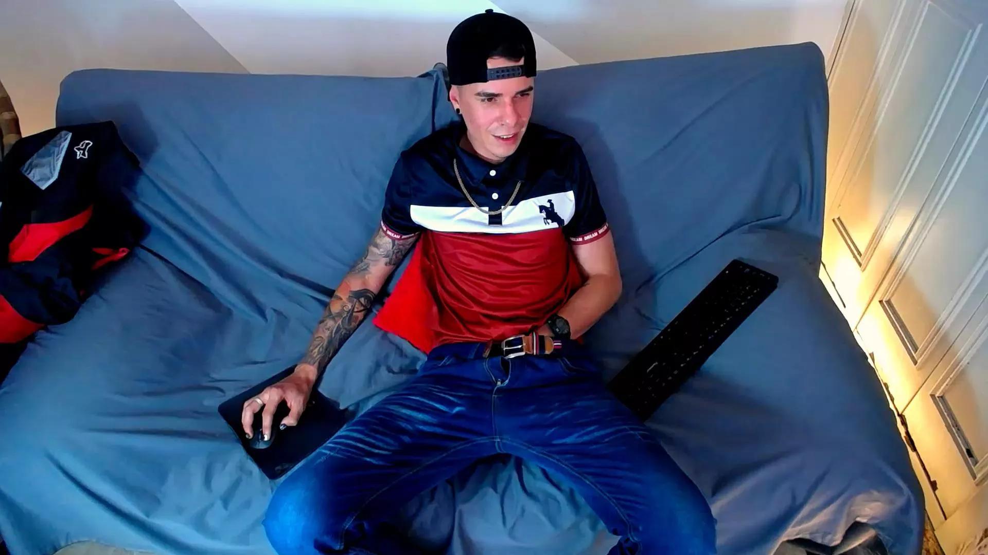 Baan9 on Cam4 