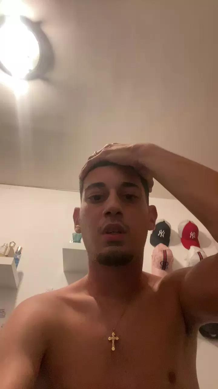 Badboyy196 on Cam4 
