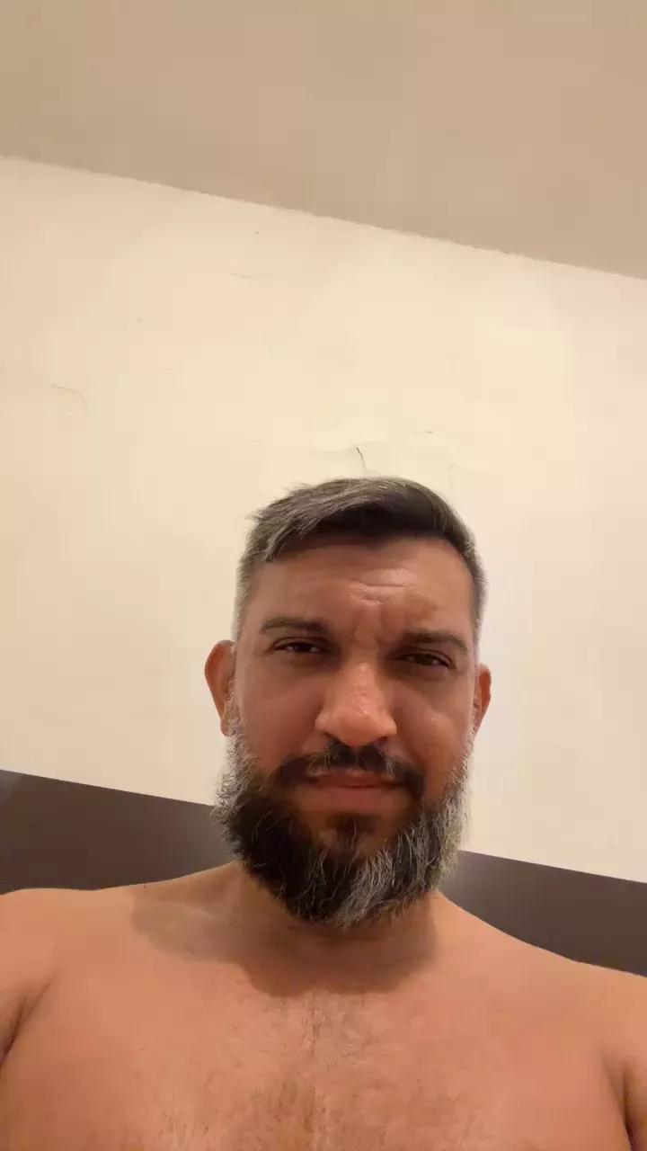 Barbudozscam on Cam4 