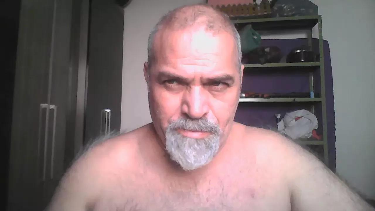 Bearoliverpcd on Cam4 