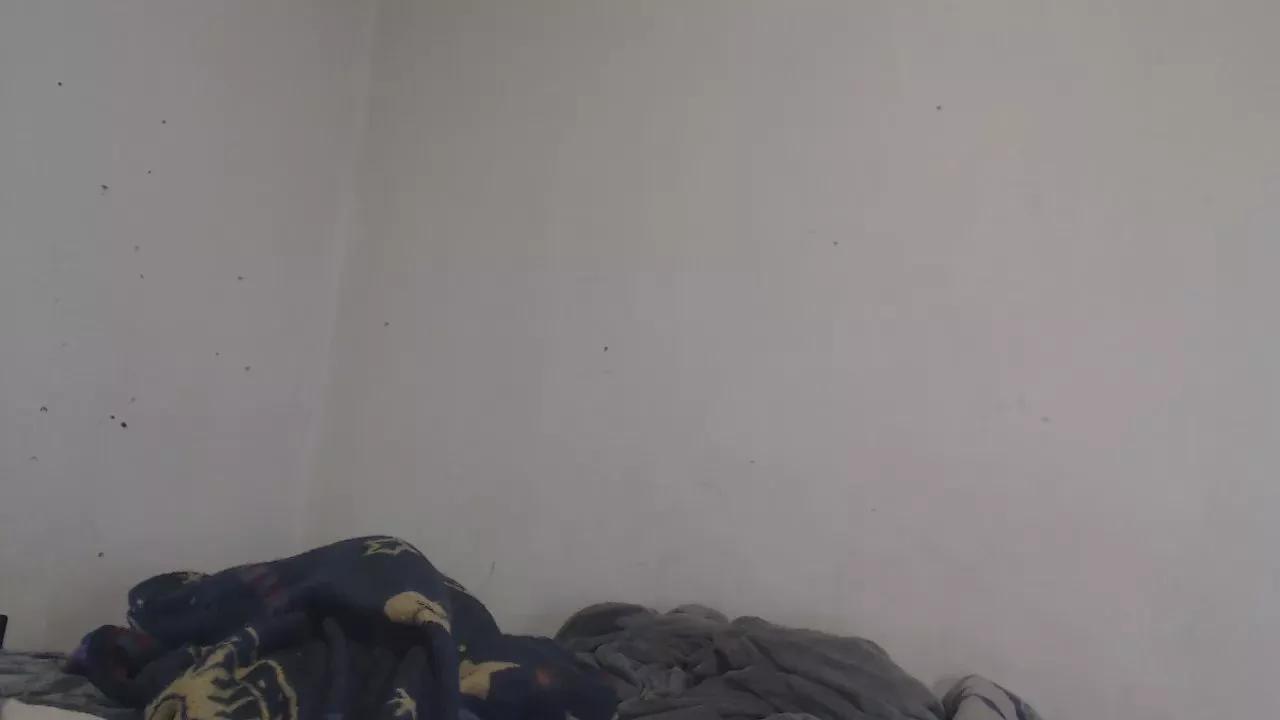 bigBUZZZZ69 on Cam4 
