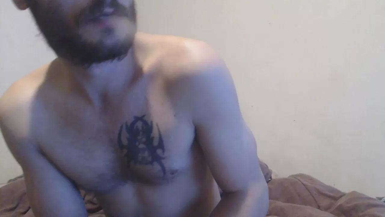 bigBUZZZZ69 on Cam4 