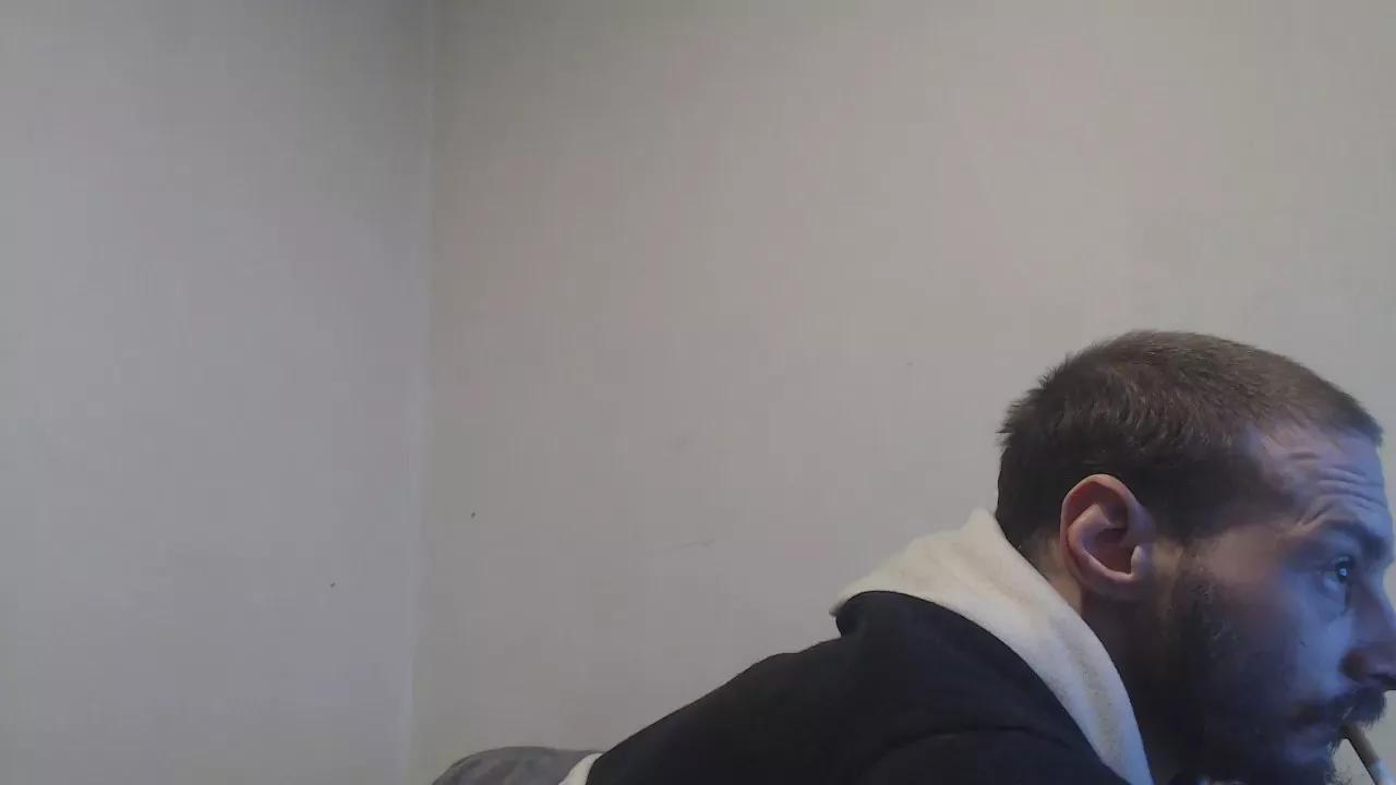bigBUZZZZ69 on Cam4 