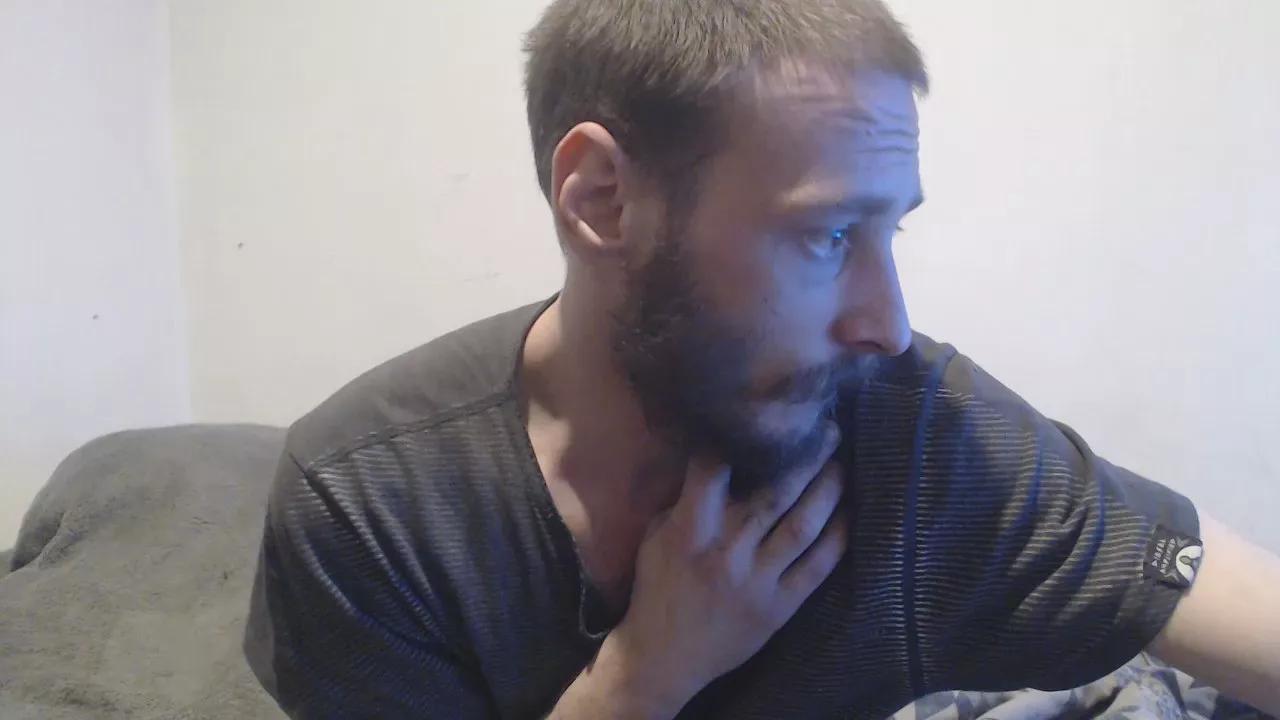 bigBUZZZZ69 on Cam4 