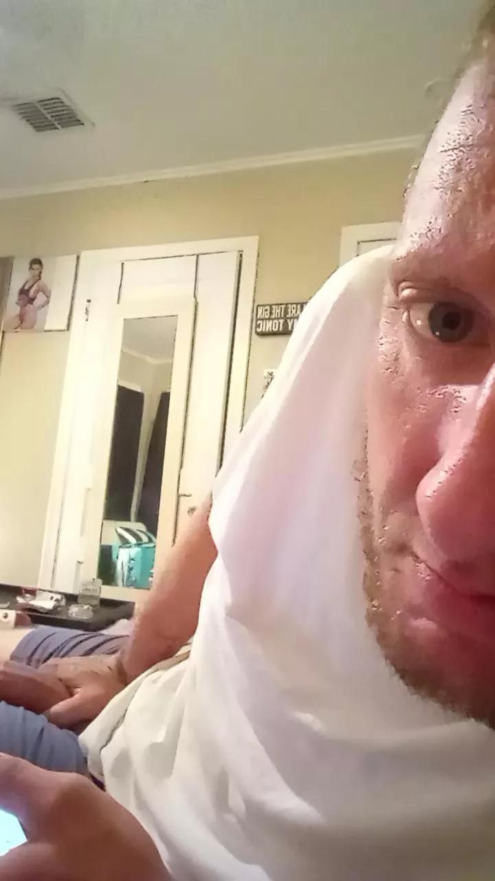 biggzee2 on Cam4 