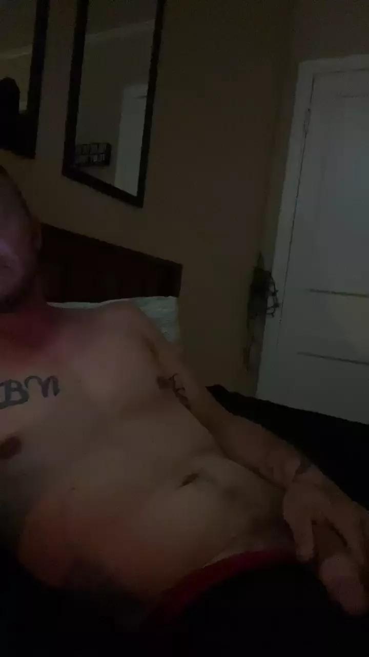 biggzee2 on Cam4 