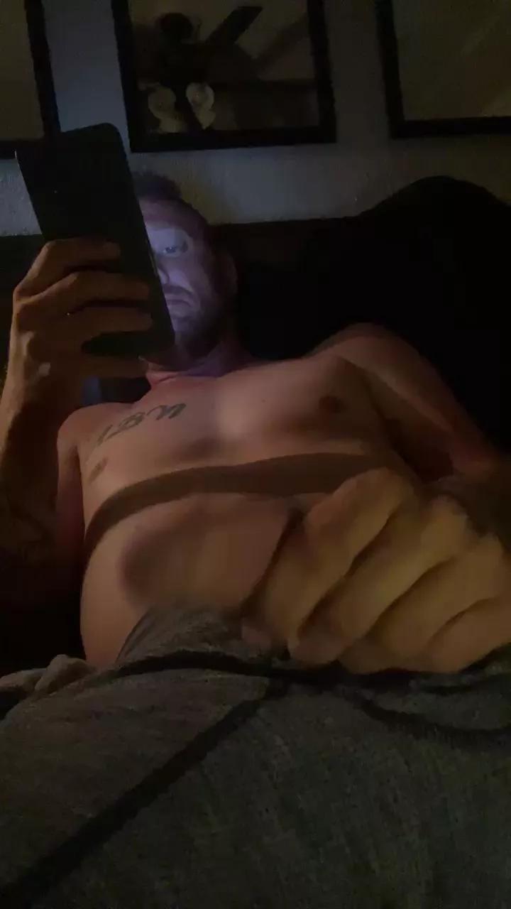 biggzee2 on Cam4 
