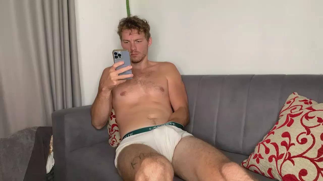 blueyedmonster on Cam4 