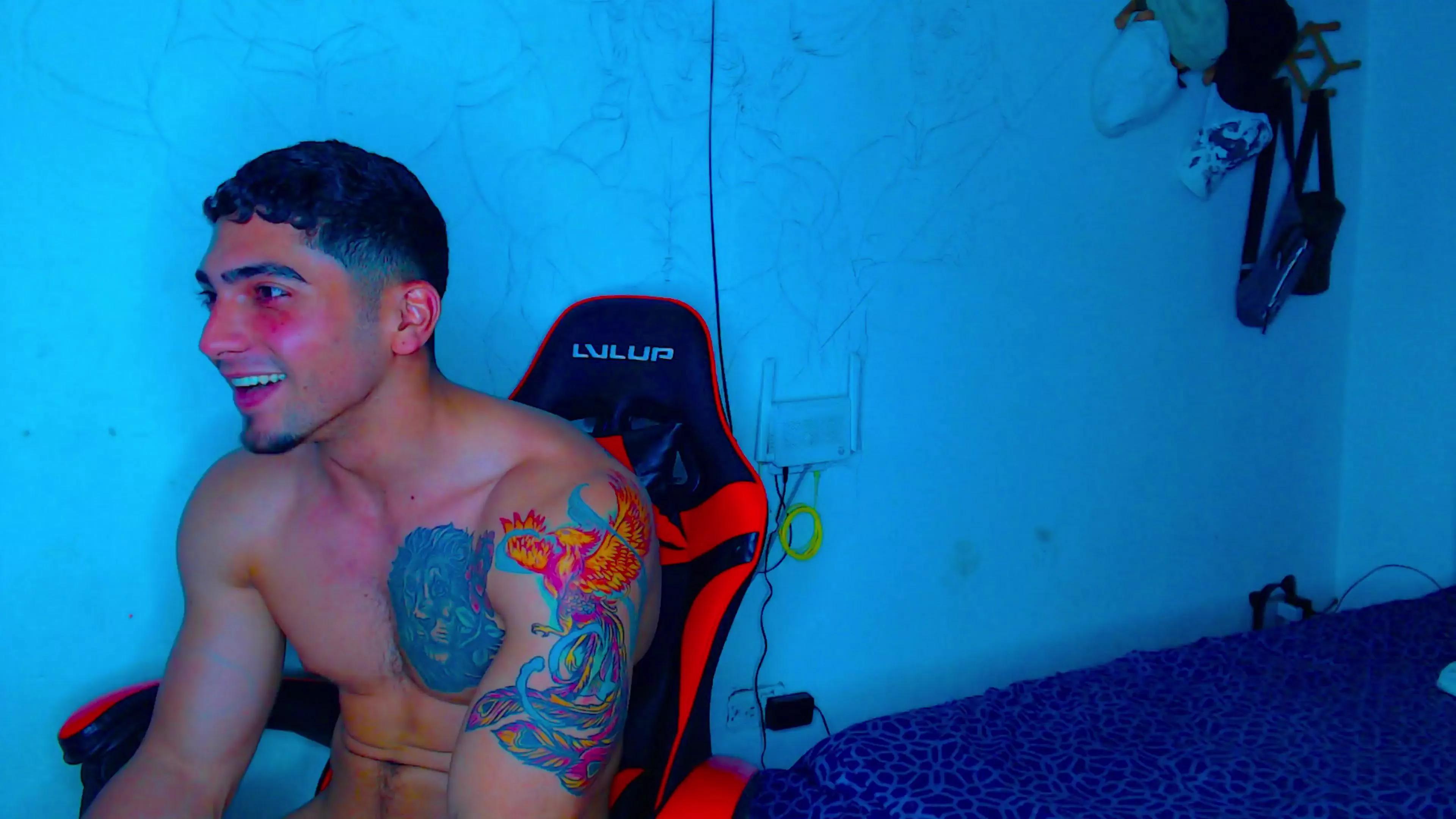 Boy_Perfec on Cam4 