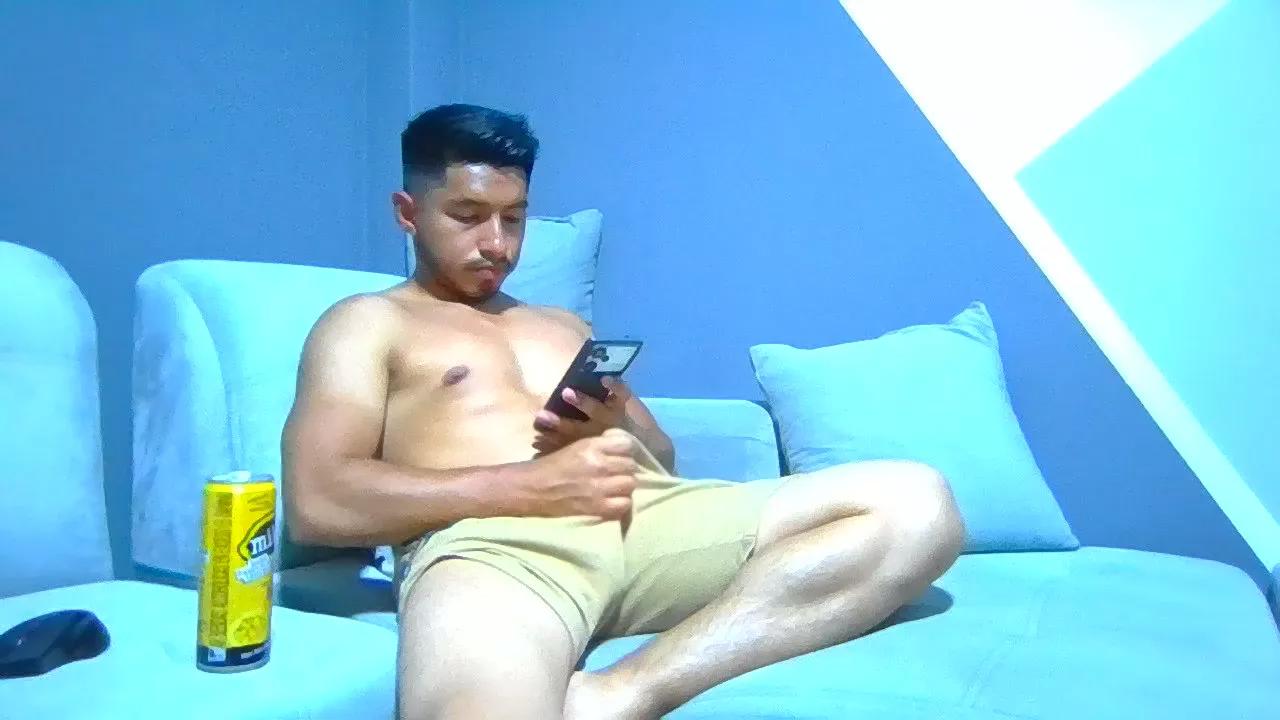 Carlos93471 on Cam4 