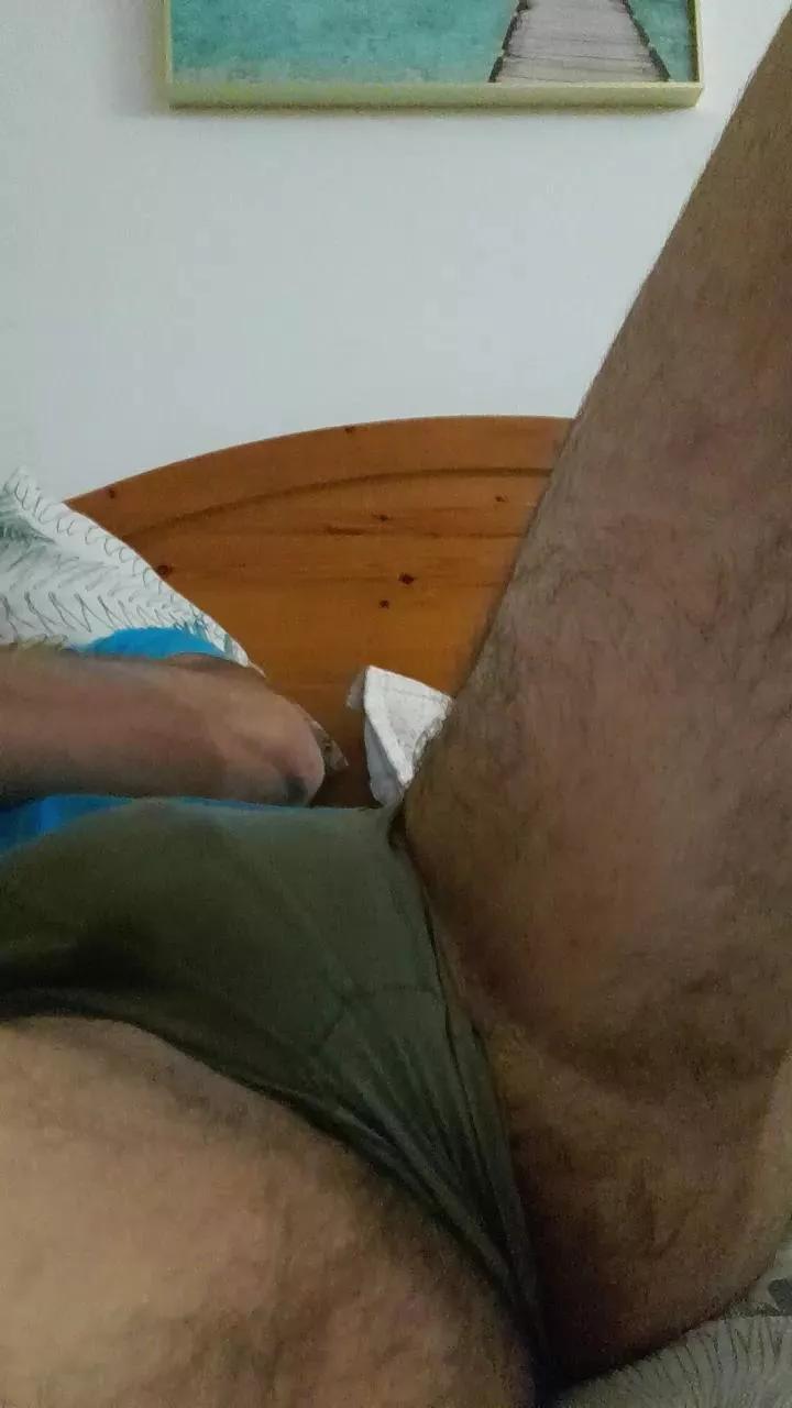 Carloshot995 on Cam4 