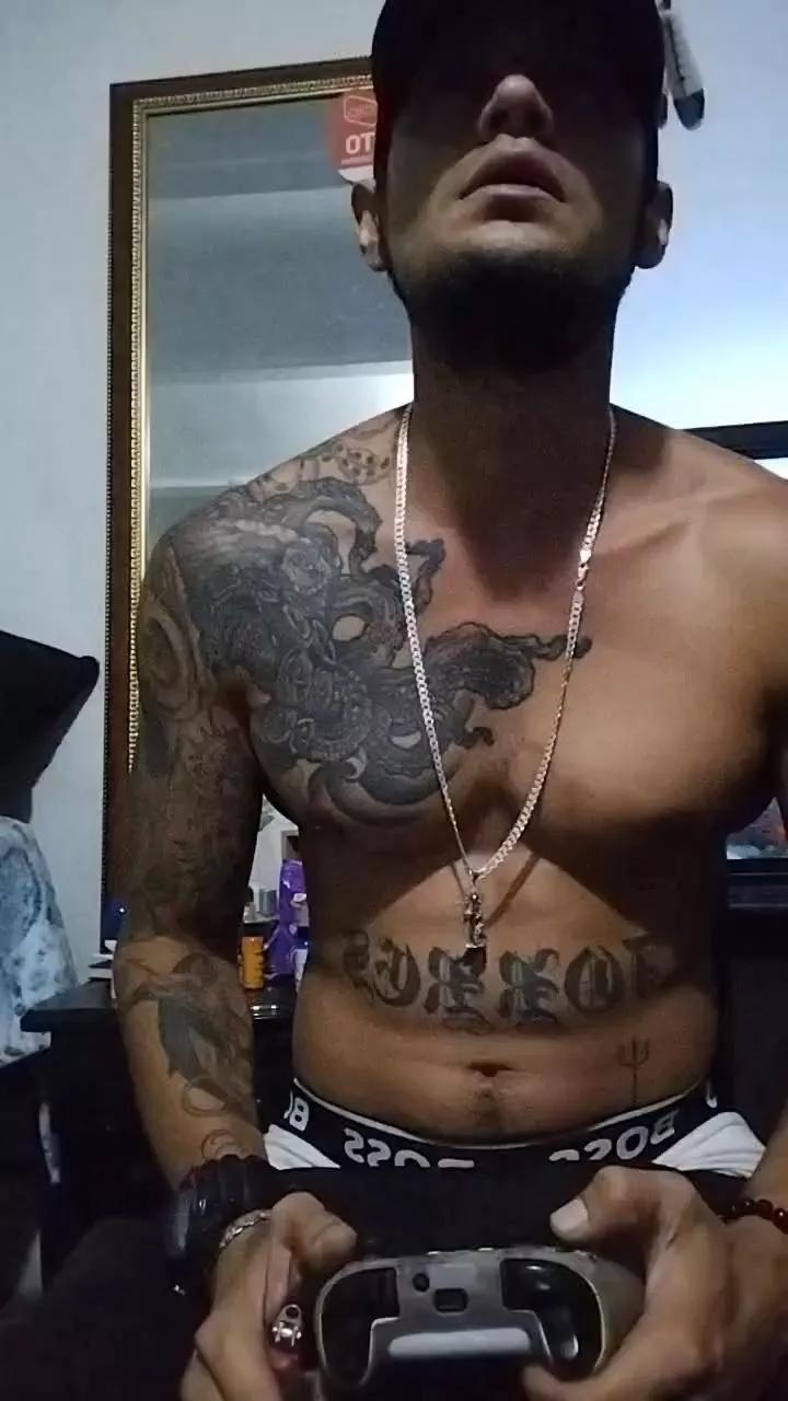 Chacalon090 on Cam4 
