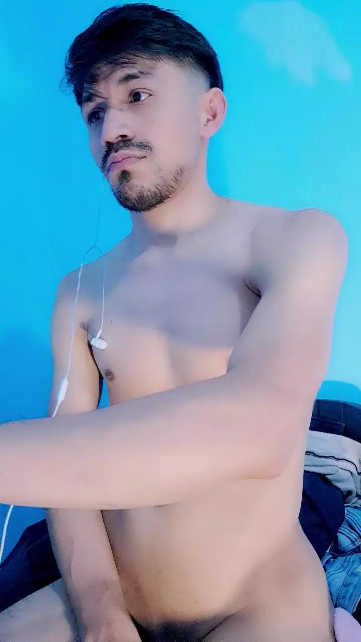 Charless19 on Cam4 