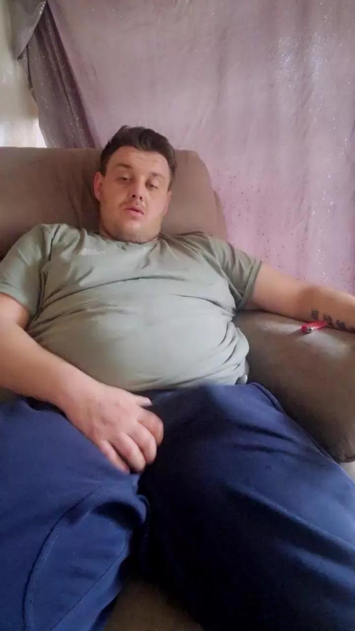 Chavbear on Cam4 