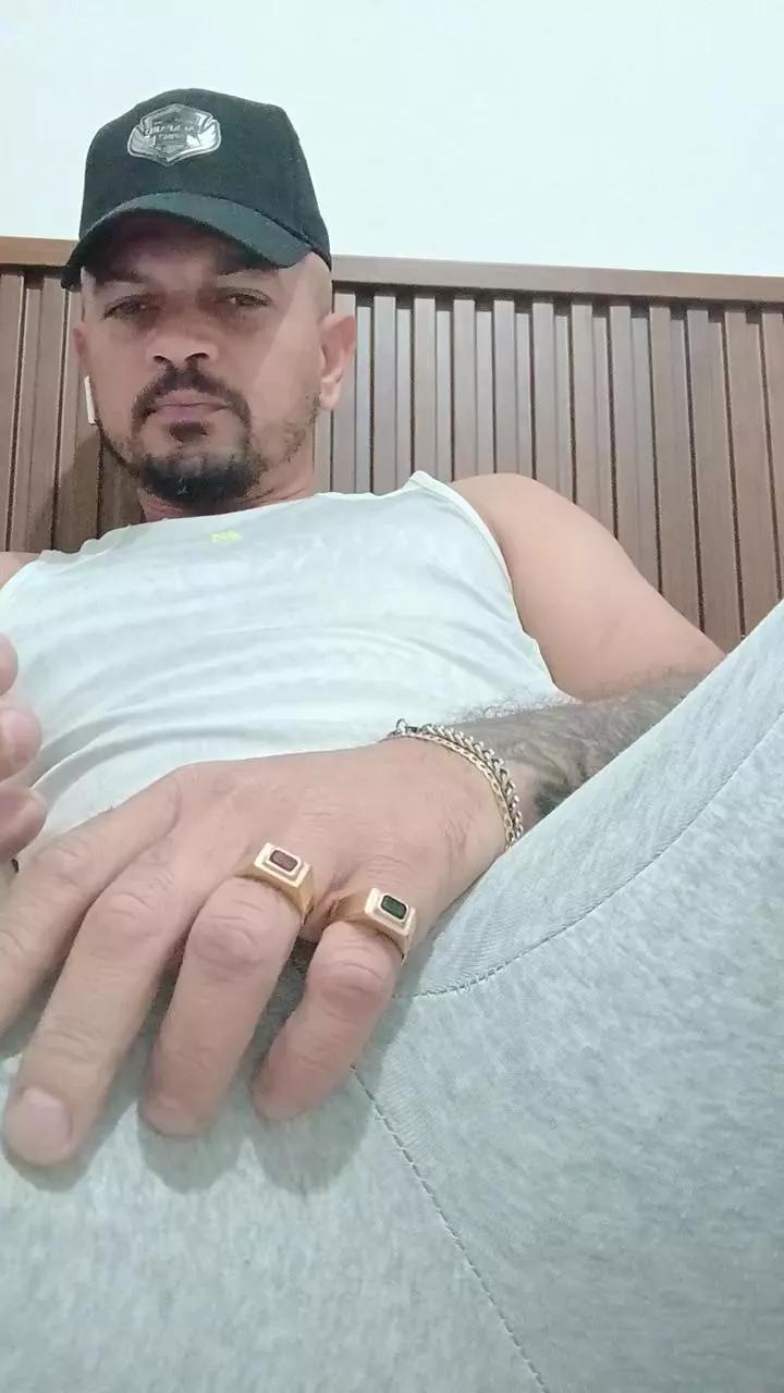 Chavesjunior on Cam4 