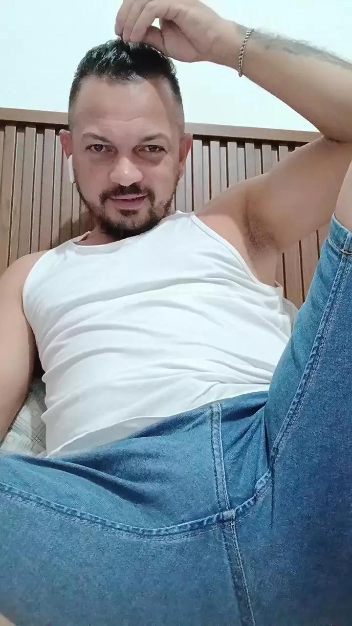 Chavesjunior on Cam4 