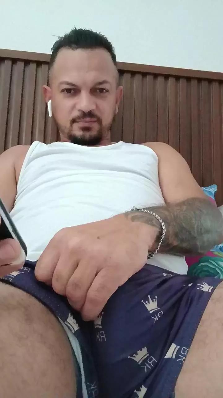 Chavesjunior on Cam4 