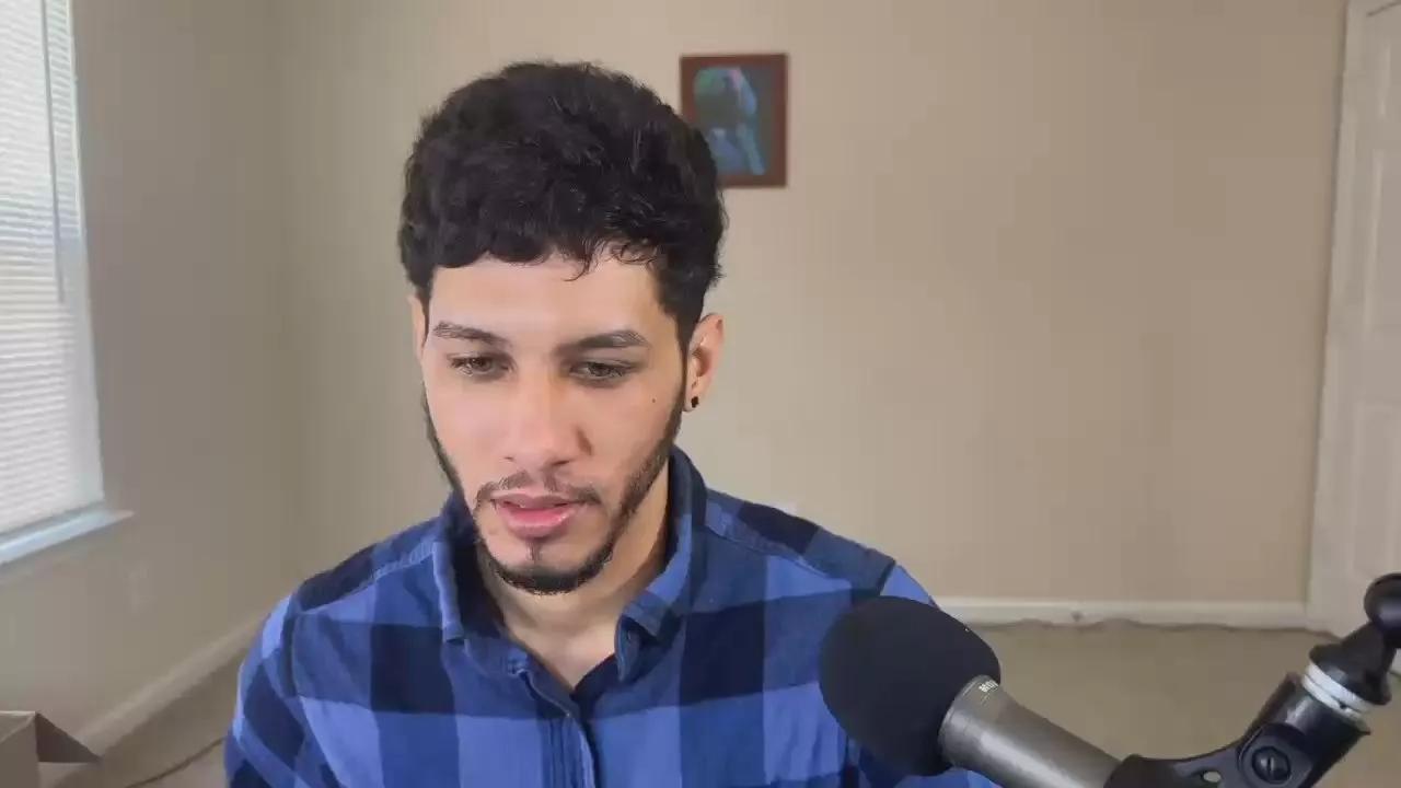 DamnKevin on Cam4 