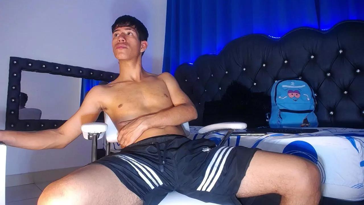 dareck_18 on Cam4 
