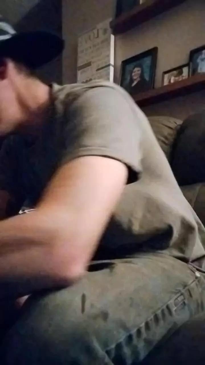dickthump69 on Cam4 