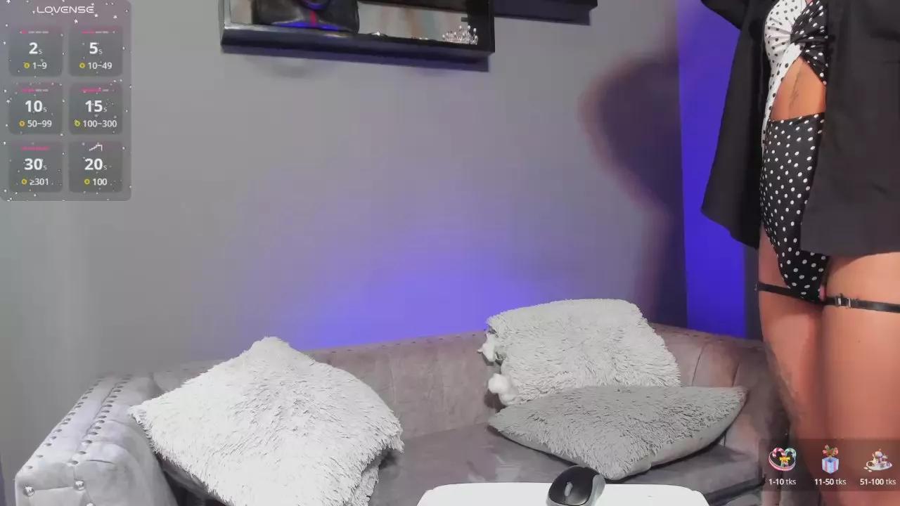 Divinebrown_ on Cam4 