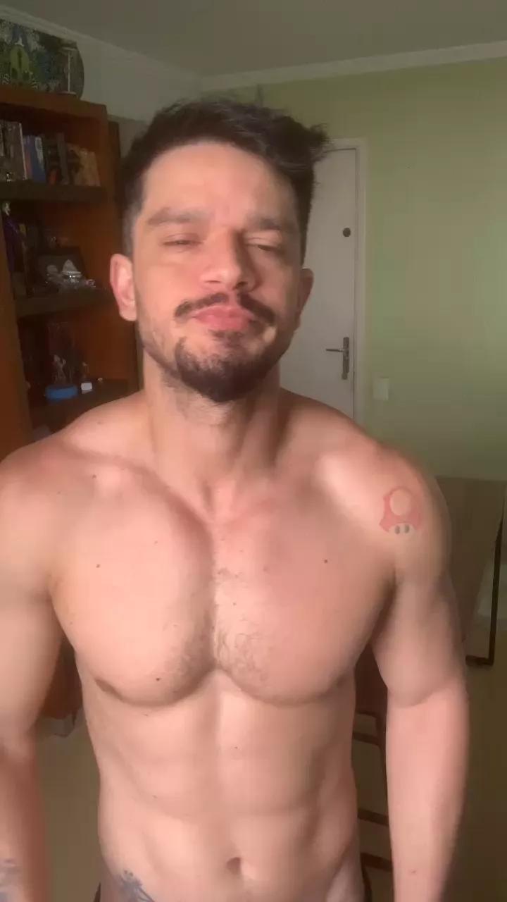 Dominic302 on Cam4 
