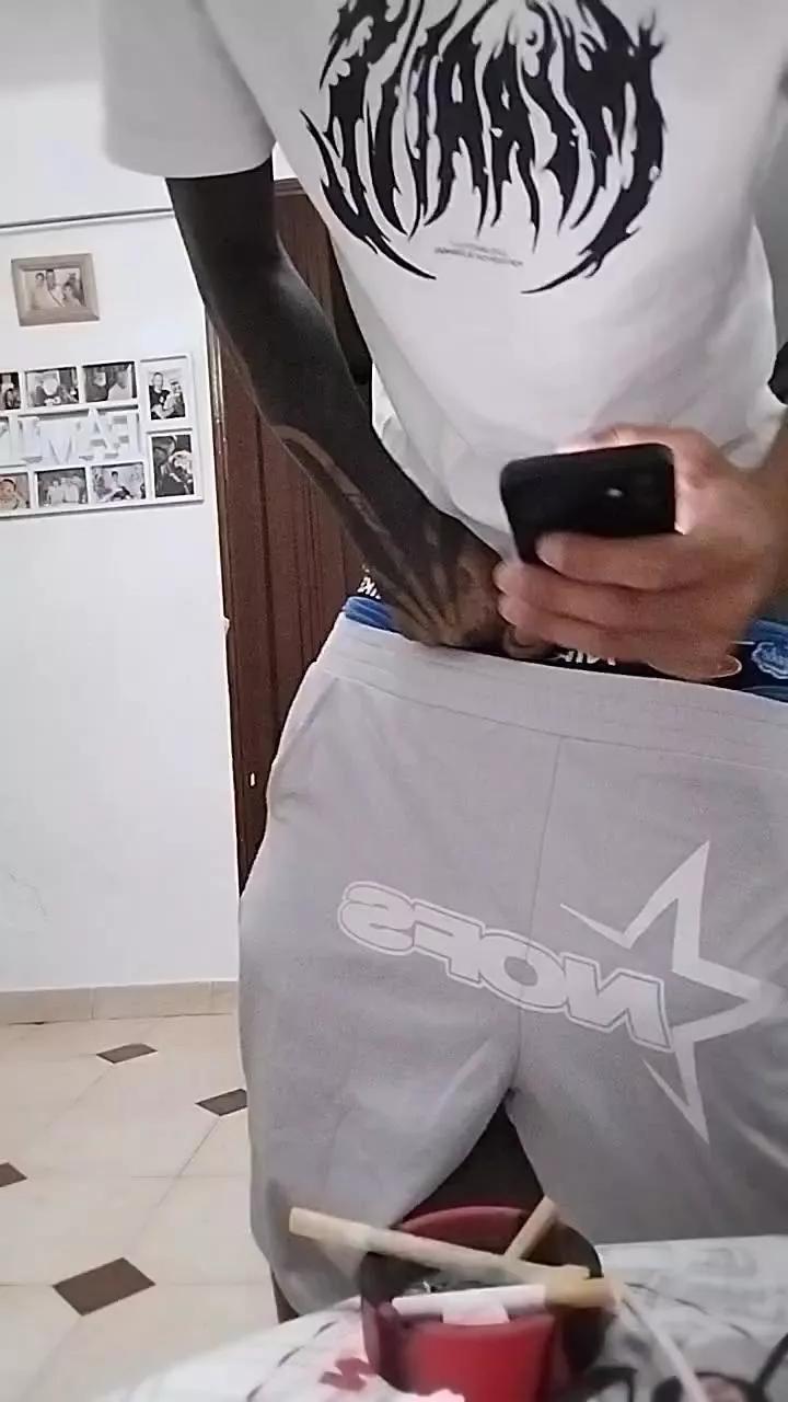 Eldiabloo97 on Cam4 