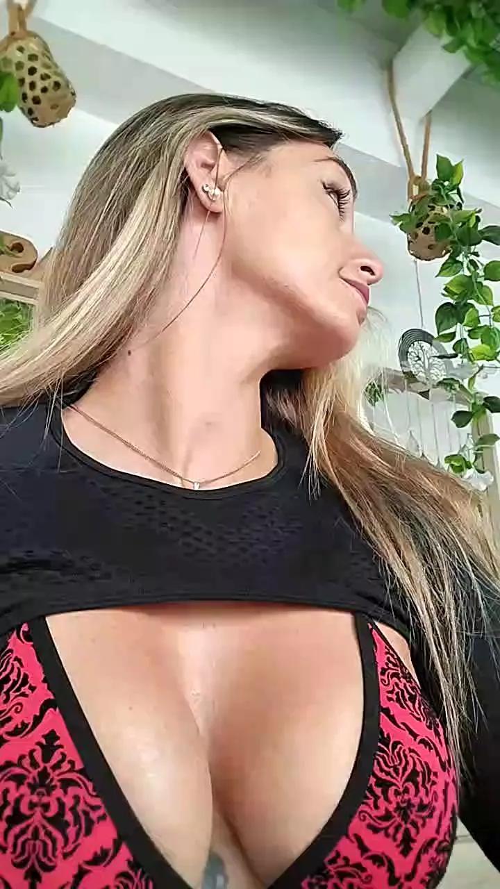 ericafontesx on Cam4 
