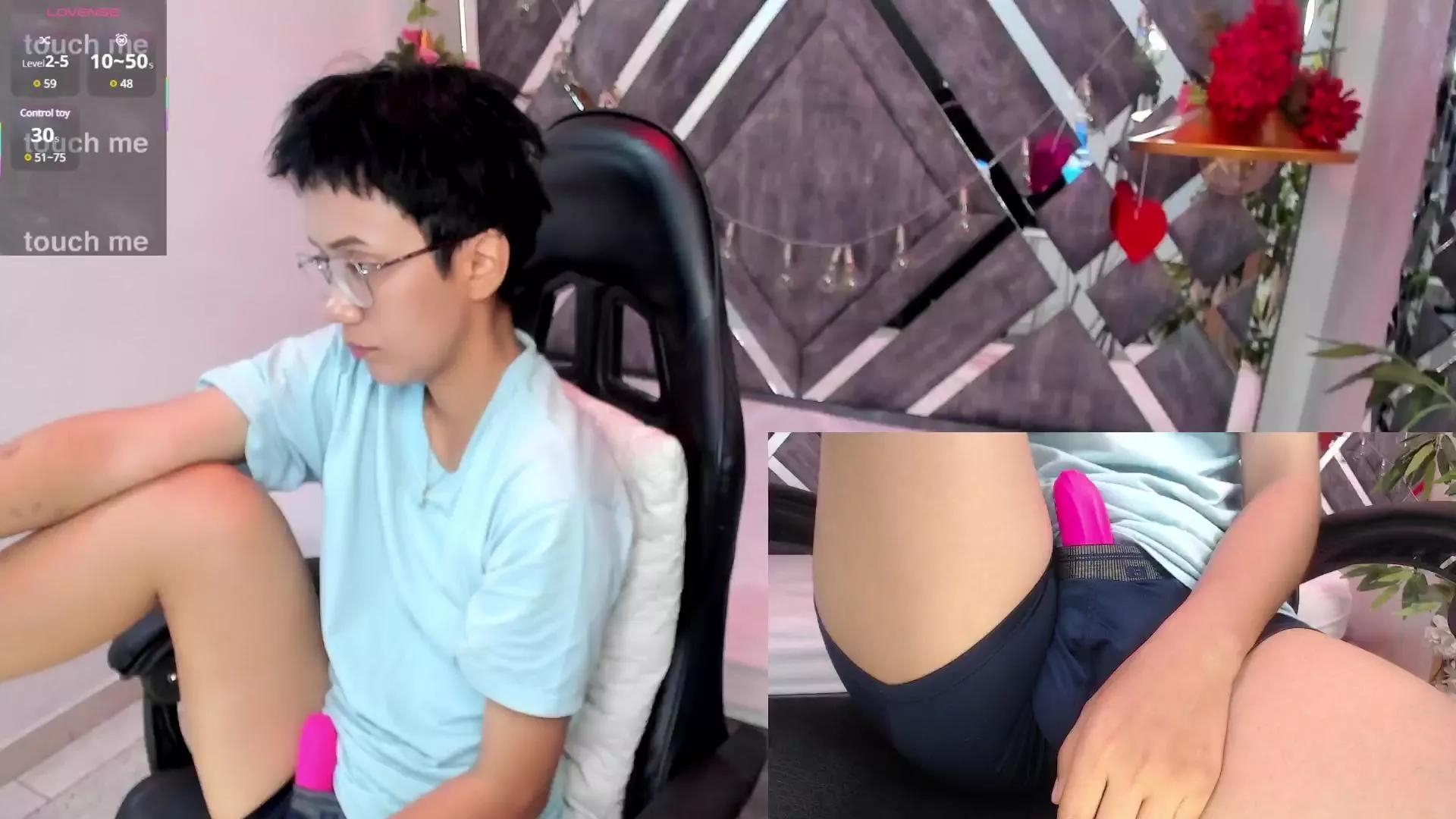 EriolWest on Cam4 