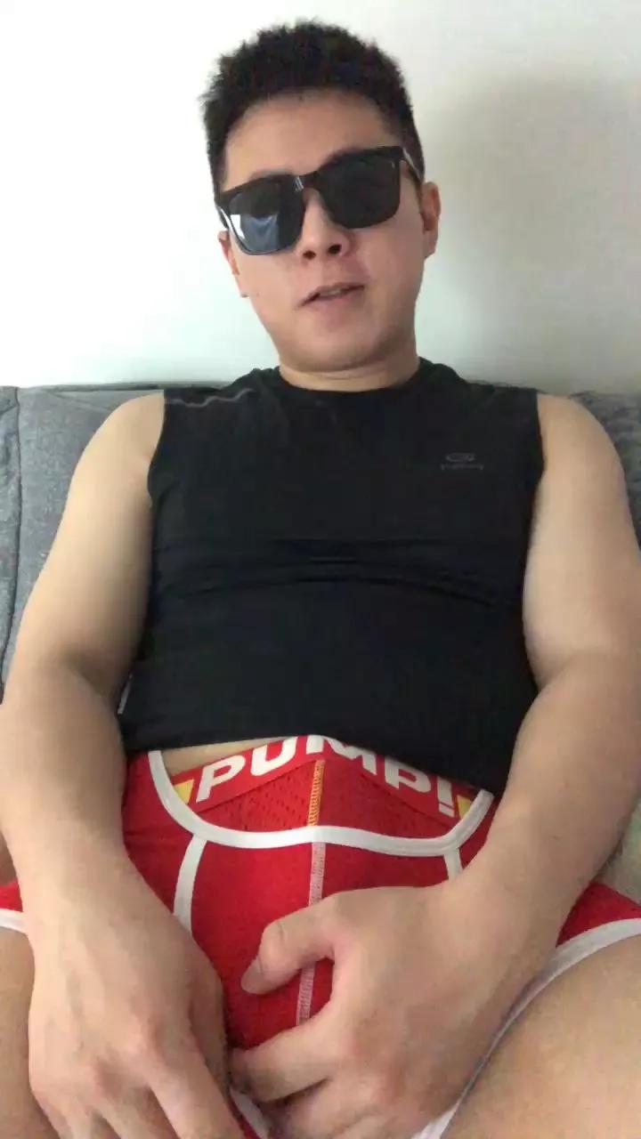 exposedslave65 on Cam4 