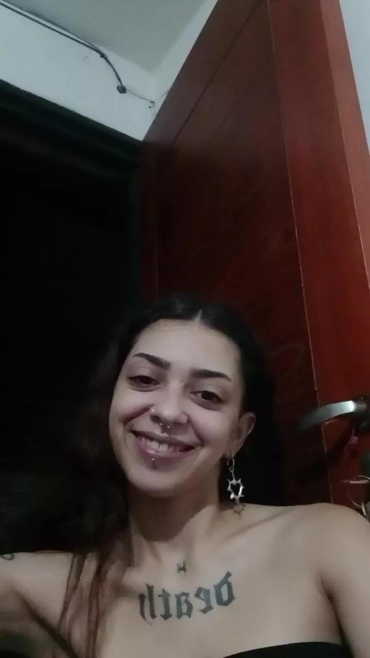 Finita on Cam4 