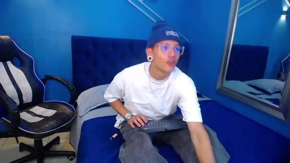 FuegoAndPlacer on Cam4 