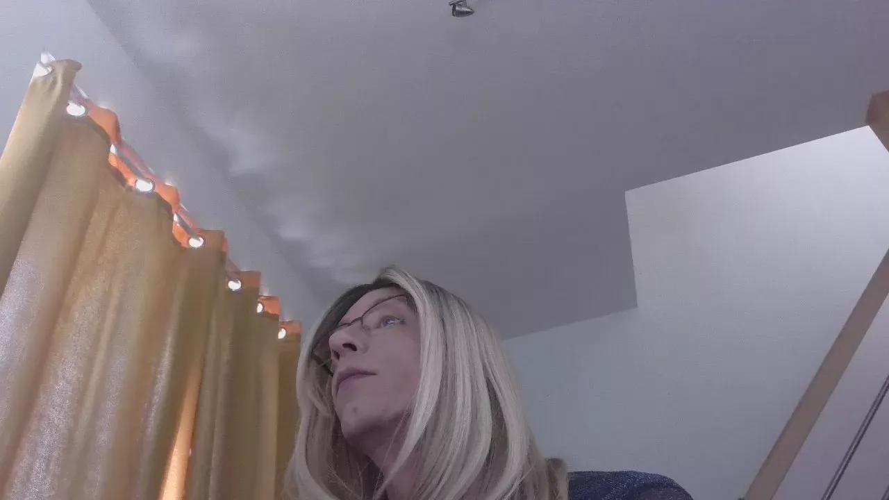 Gabrielle2569 on Cam4 